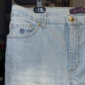 Gloria Vanderbilt Relaxed Striped Blue Jeans with Subtle Elegance